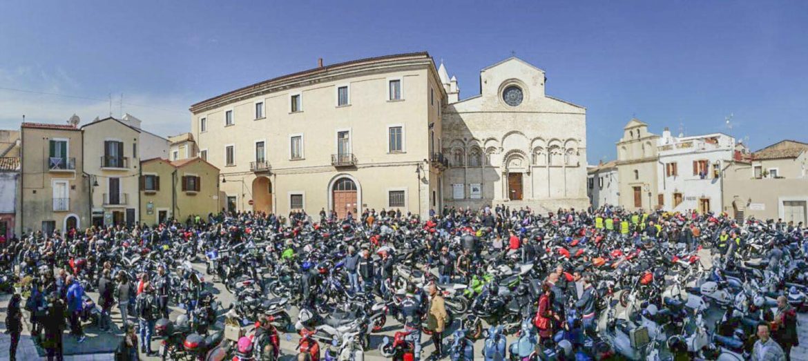 A Termoli la benedizione delle moto e dei caschi