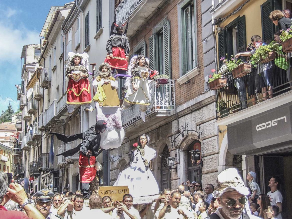 La sfilata dei Misteri a Campobasso nella festa del Corpus Domini